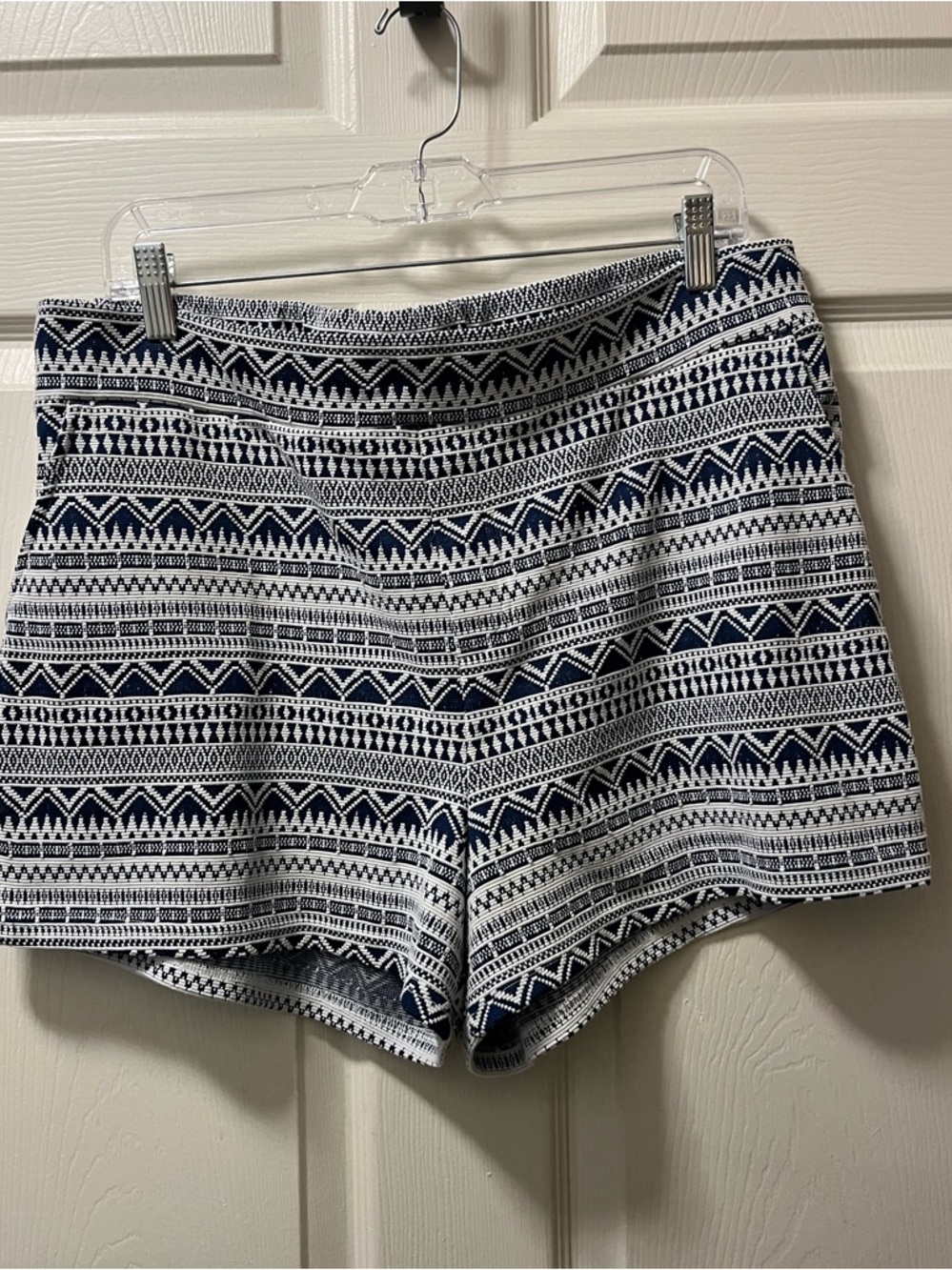 R D Styles Women’s Navy and White Moroccan Patterned Shorts. Size XL. Boho